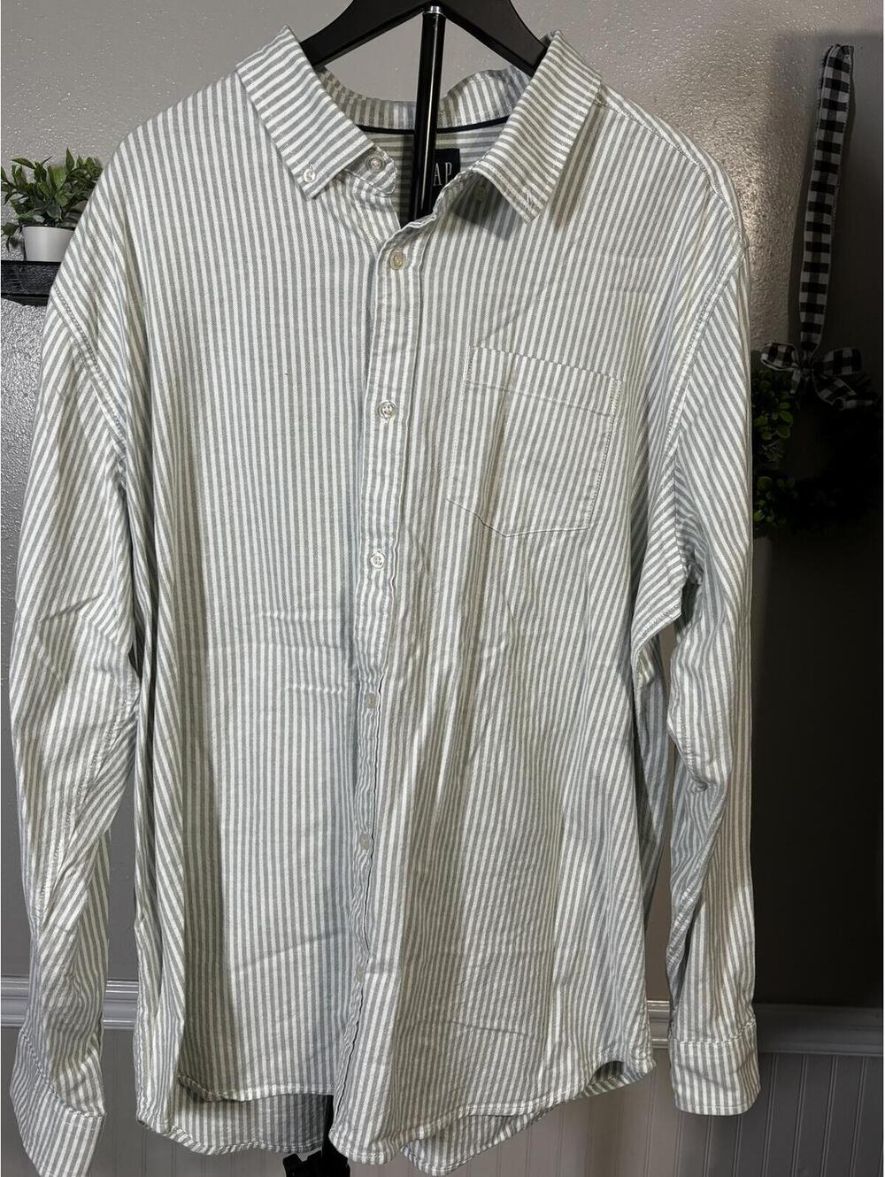 GAP Men's XXL Striped Button-Up Shirt